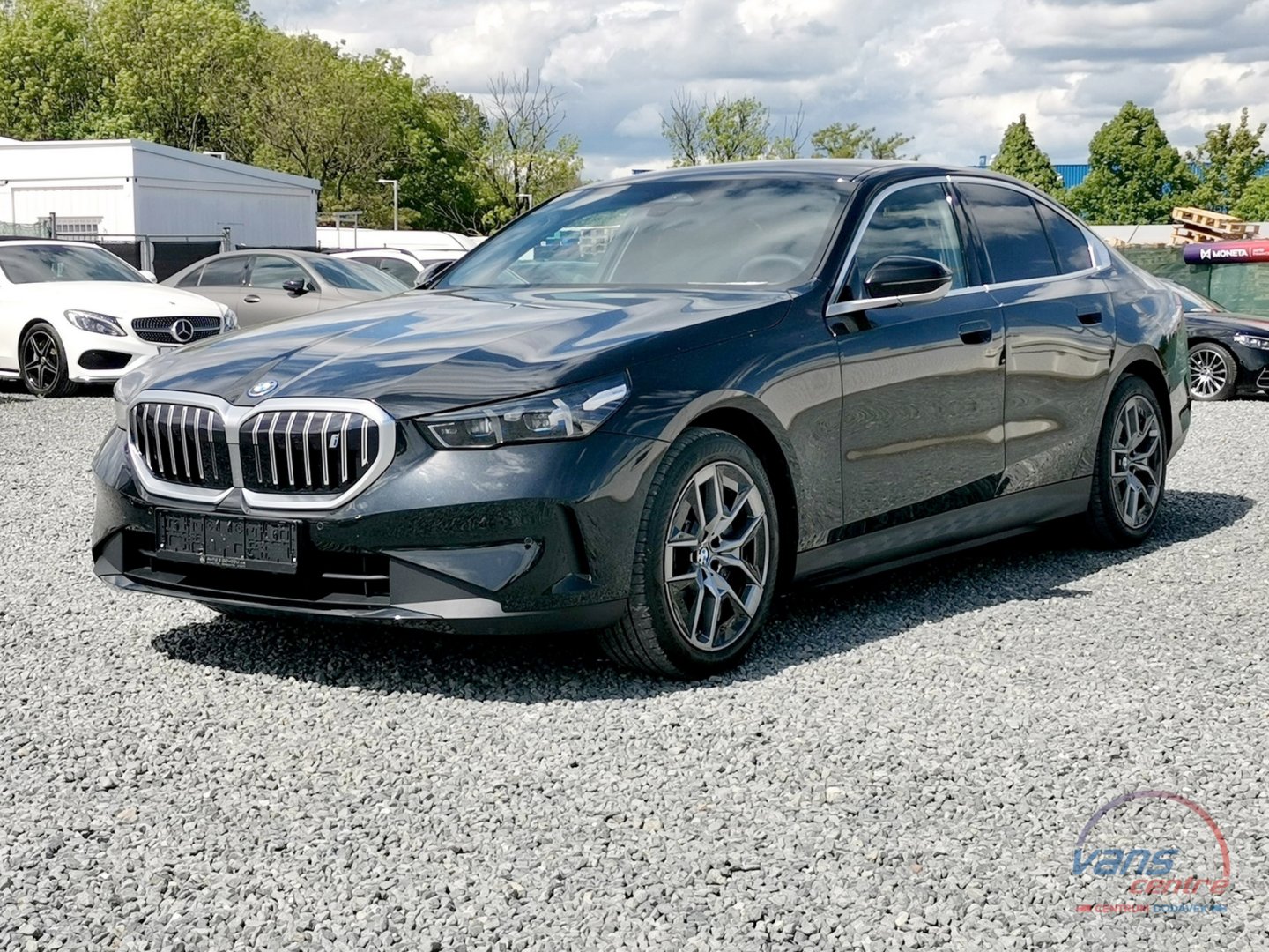 BMW I5 XDRIVE40 / HARMAN KARDON/ TAŽNÉ/ ZÁRUKA 
