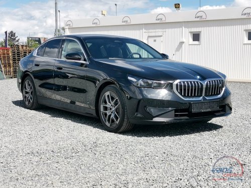 BMW I5 XDRIVE40 / HARMAN KARDON/ TAŽNÉ/ ZÁRUKA 
