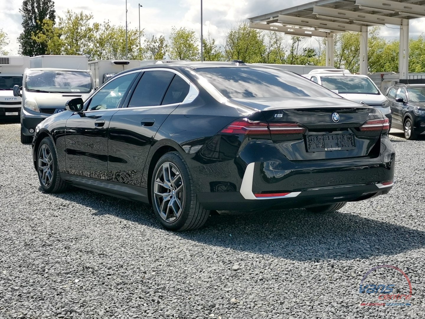 BMW I5 XDRIVE40 / HARMAN KARDON/ TAŽNÉ/ ZÁRUKA 