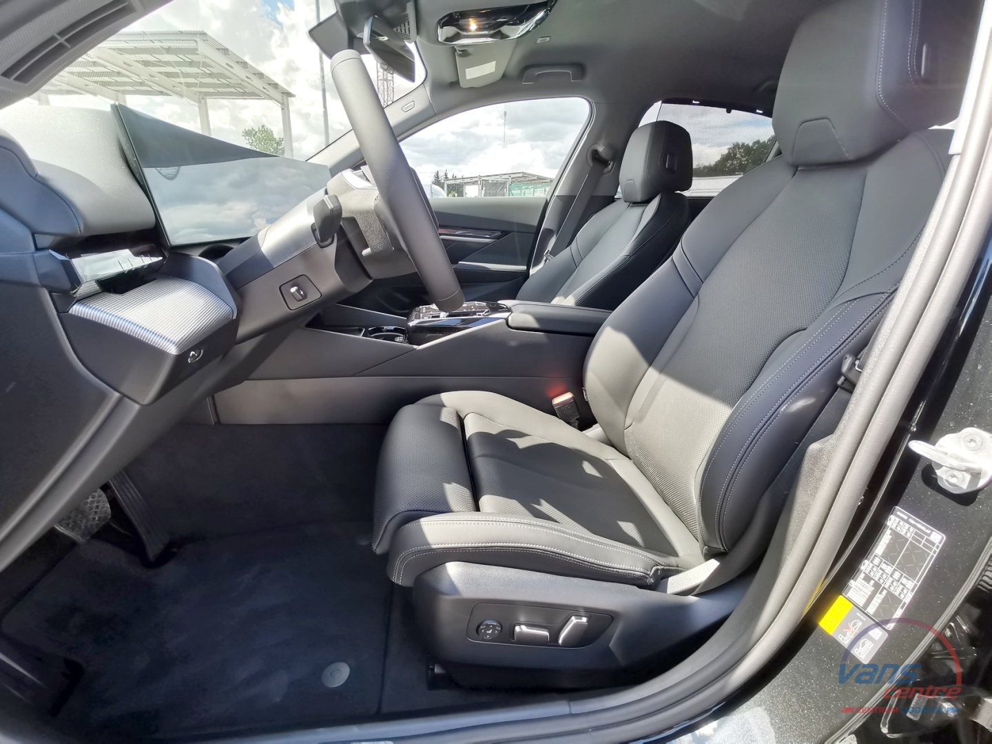 BMW I5 XDRIVE40 / HARMAN KARDON/ TAŽNÉ/ ZÁRUKA 