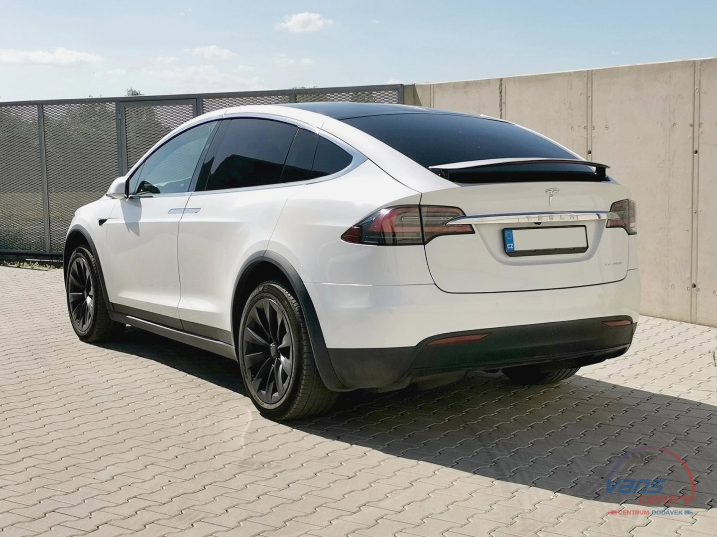Tesla MODEL X LONG RANGE/ 398KW/ 7 MÍST/ TOP VÝBAVA!