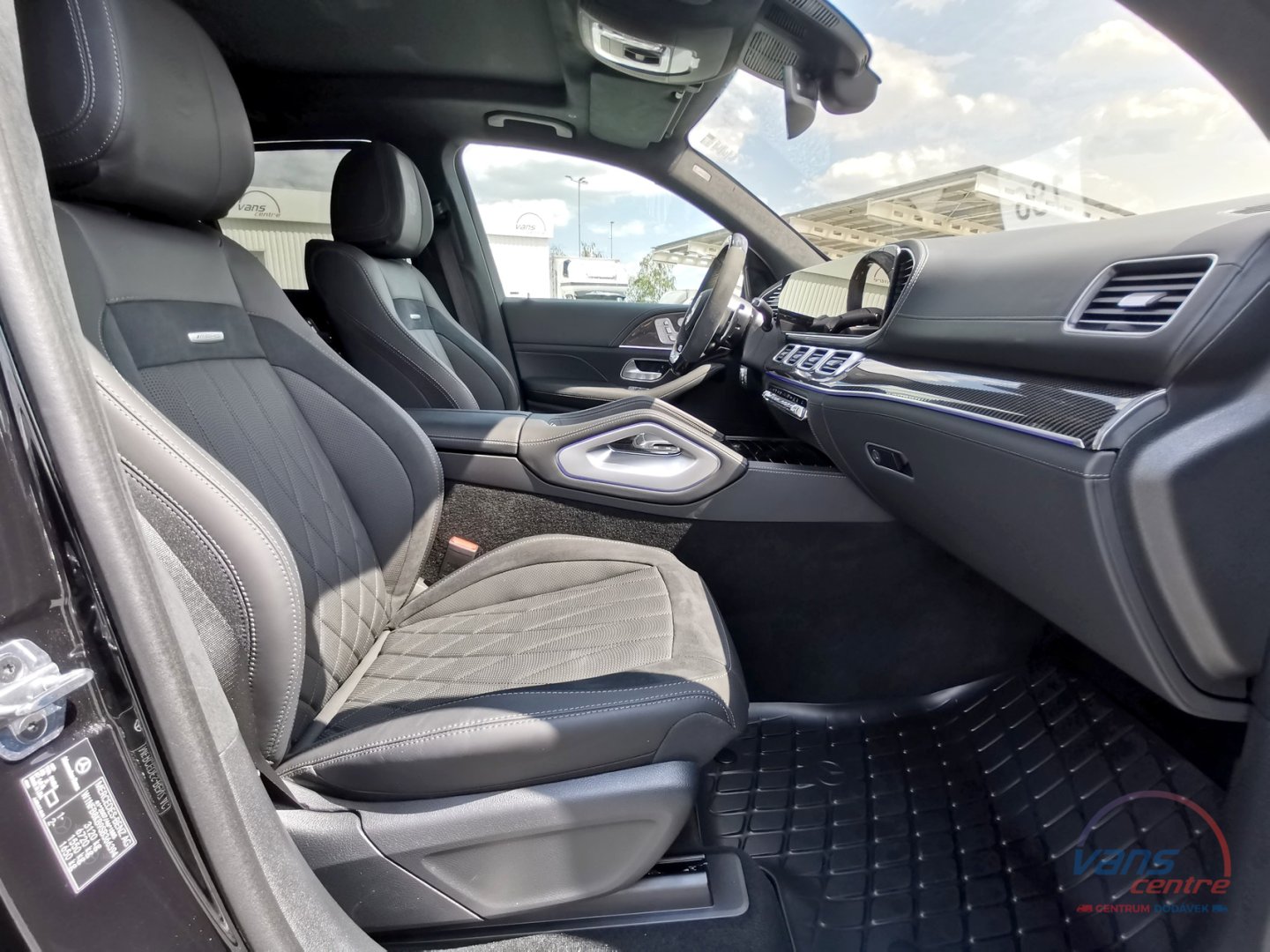 Mercedes-Benz GLE 63 S AMG 4 MATIC+ / NIGHT/ CERAMIC/ MASÁŽ