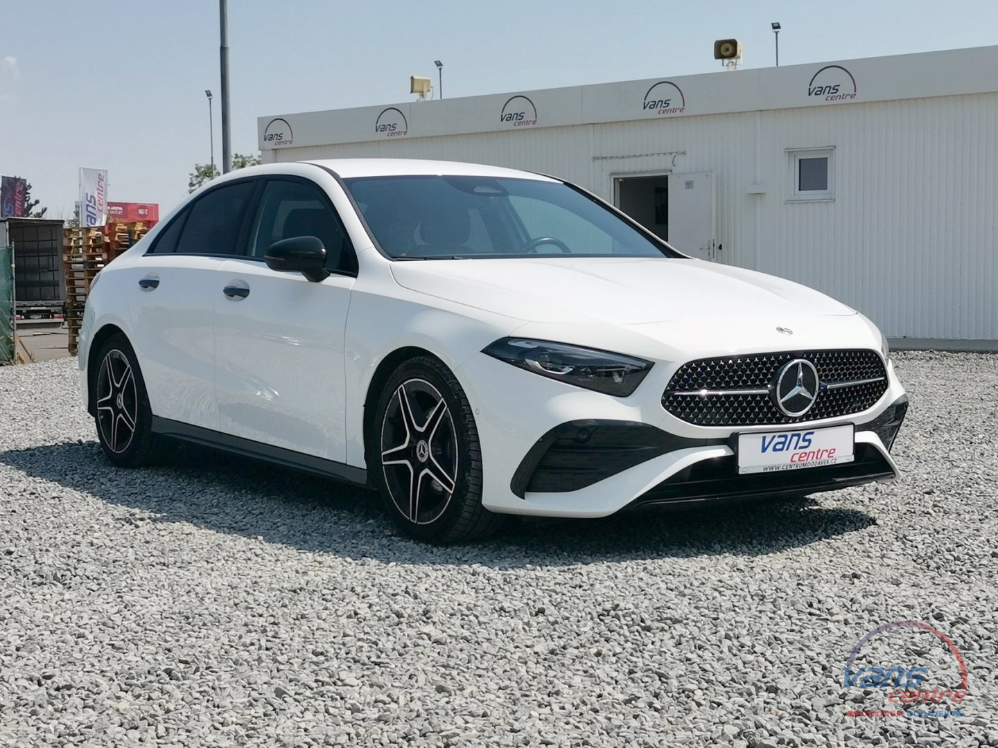 Mercedes-Benz A 180 SEDAN/ AMG-LINE/ NIGHT/ KEYLESS