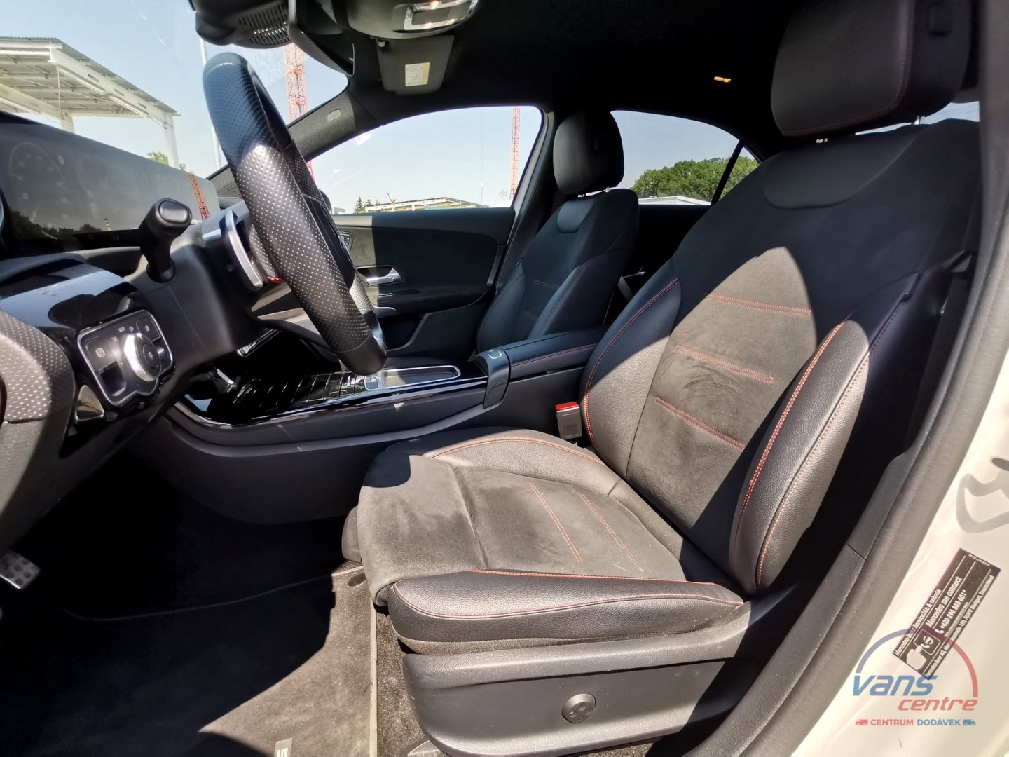 Mercedes-Benz A 180 SEDAN/ AMG-LINE/ NIGHT/ KEYLESS