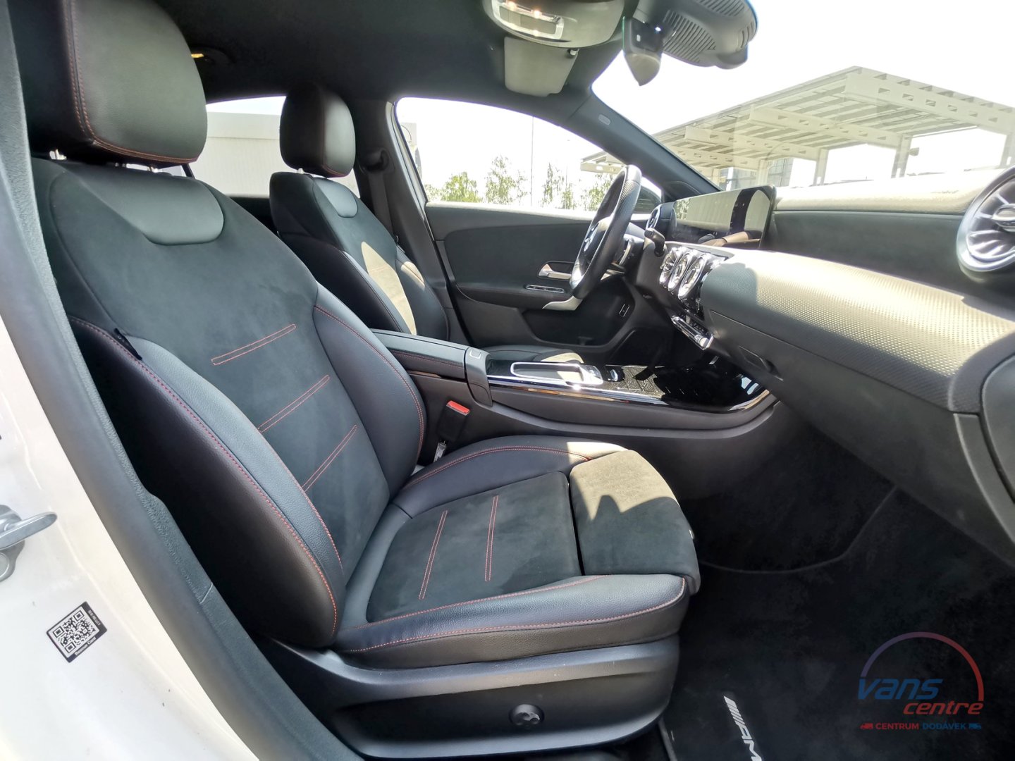 Mercedes-Benz A 180 SEDAN/ AMG-LINE/ NIGHT/ KEYLESS