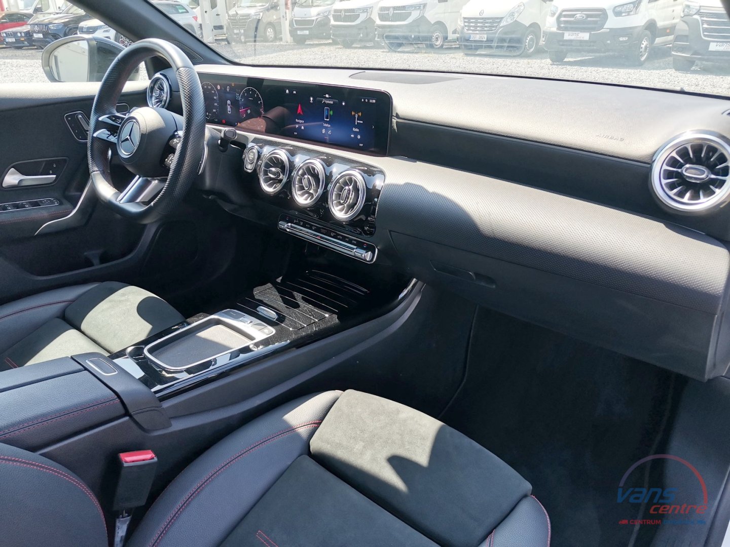 Mercedes-Benz A 180 SEDAN/ AMG-LINE/ NIGHT/ KEYLESS