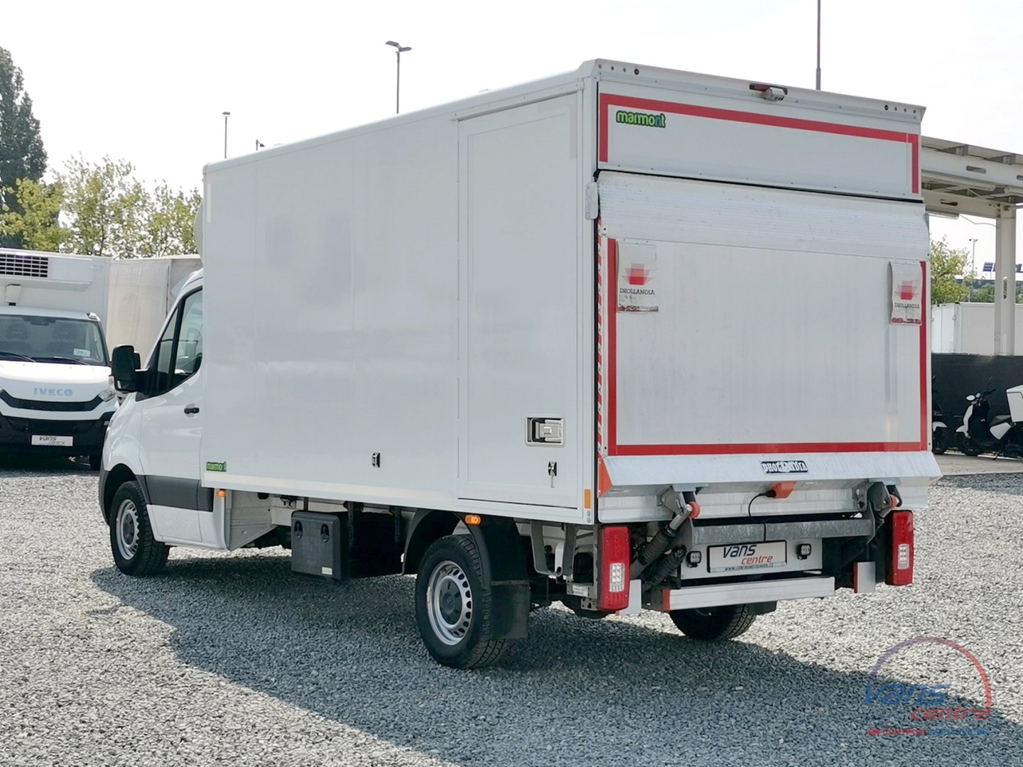 Mercedes-Benz SPRINTER 319CDI/AT SKŘÍŇ 8 PALET/ MĚCHY/ H.ČELO