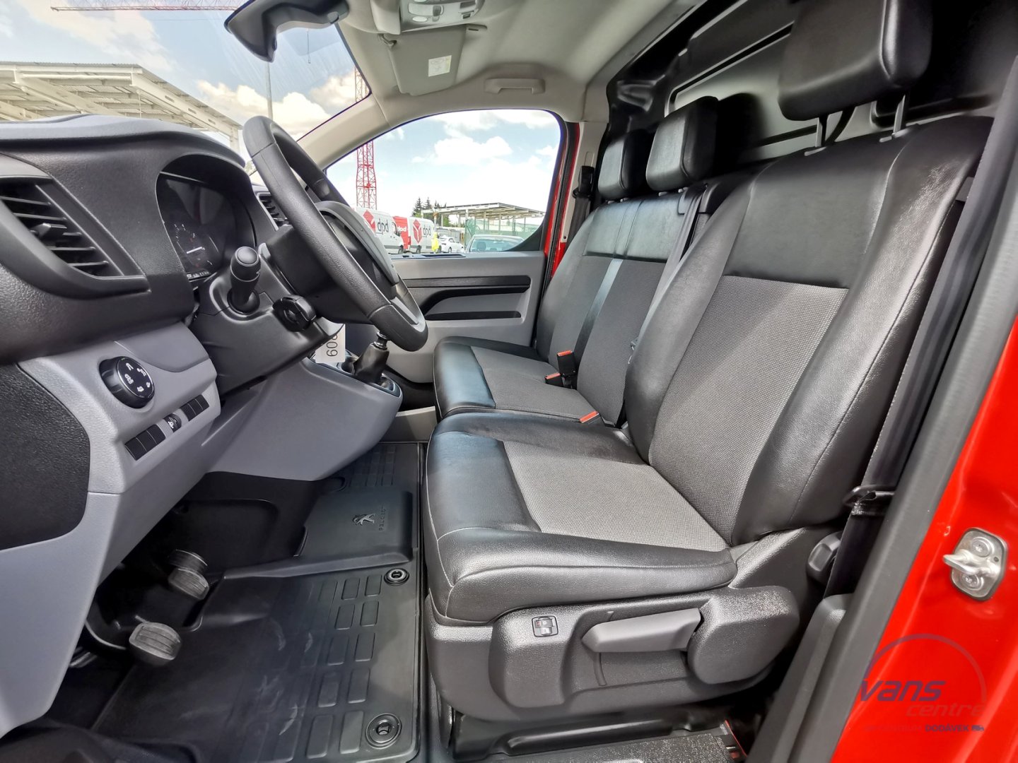 Peugeot EXPERT 2.0HDI/106KW L2H1/ KAMERA/ NAVI/ TAŽNÉ