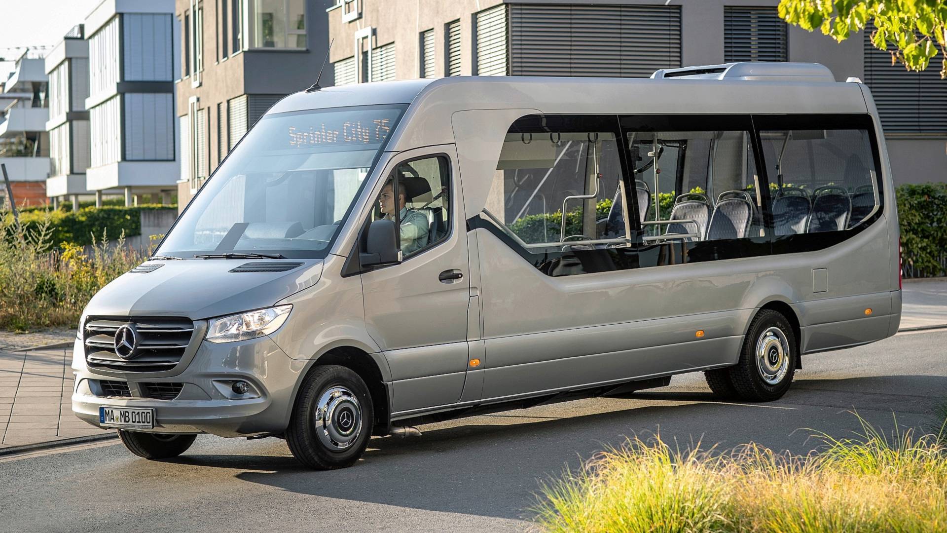 Mercedes odhalil novou řadu mikrobusů na základech Sprinteru