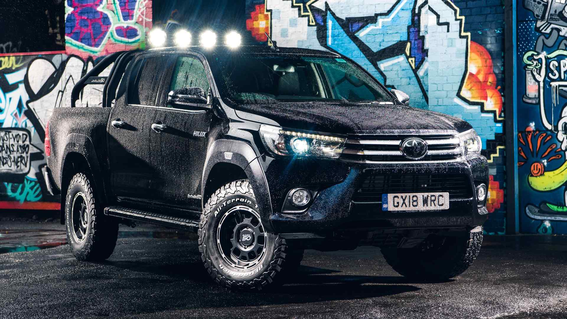 Toyota slaví 50. výročí nesmrtelného Hiluxu